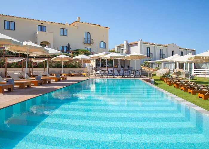 Mangia'S Santa Teresa Sardinia, Curio Collection By Hilton